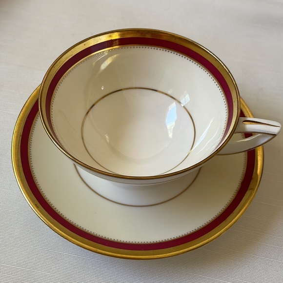 Crimson Ivory footed cup & saucer set fine bone china Mintons England - Picture 2 of 11